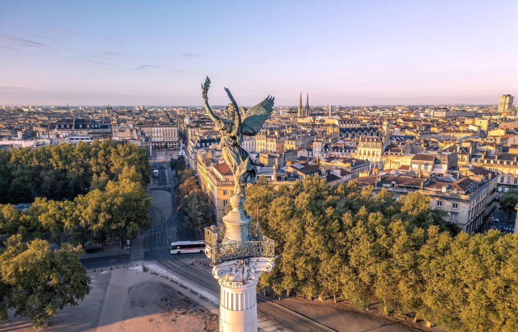 bordeaux quinconces place histoire camping pasteur
