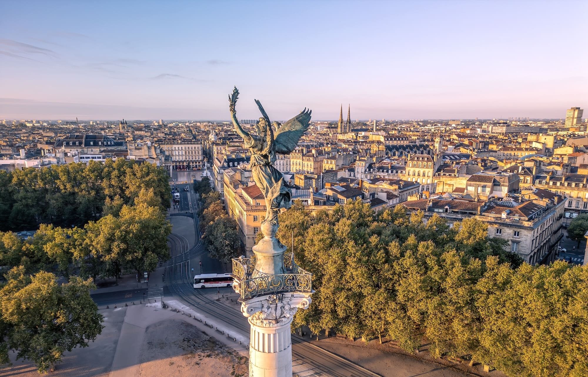 bordeaux quinconces place histoire camping pasteur